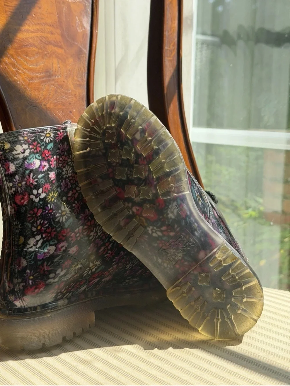 Dirty Laundry. Roadie Clear Floral Combat Rain Boots, Size 7